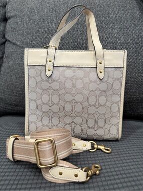 Coach small tote bag in signature jacquard